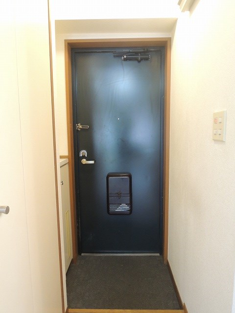 立山ハイツ 玄関