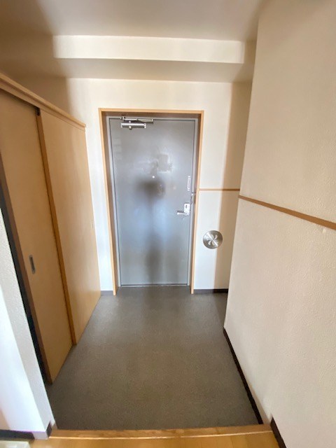 ドエルしのざき 玄関