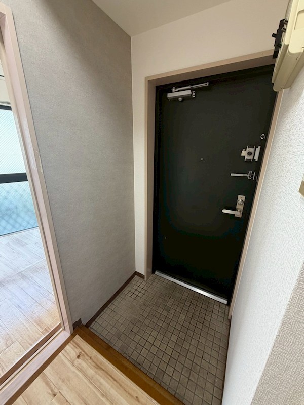 メゾンカドリーユ 玄関