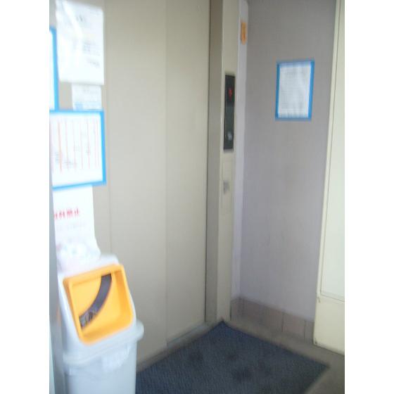 ドミールイトウ   玄関