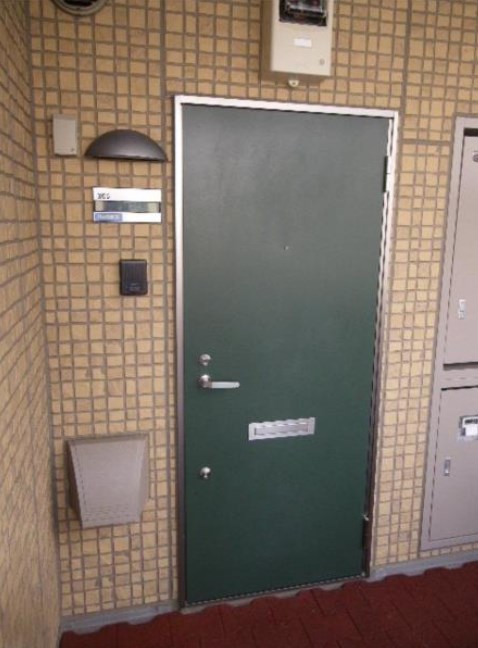 M.サリチェ  玄関