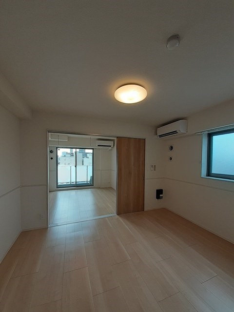 ジーヴイ　アリイ　アサクサ  リビング