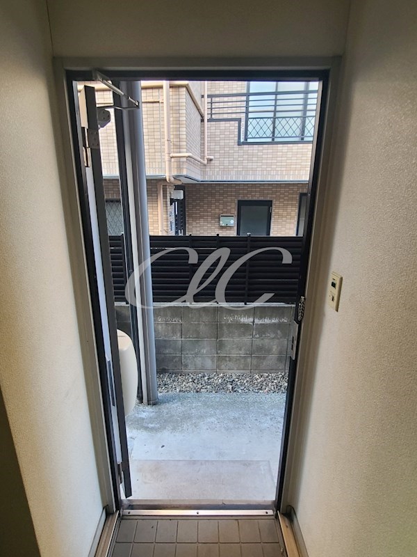 アイランド小菅 玄関