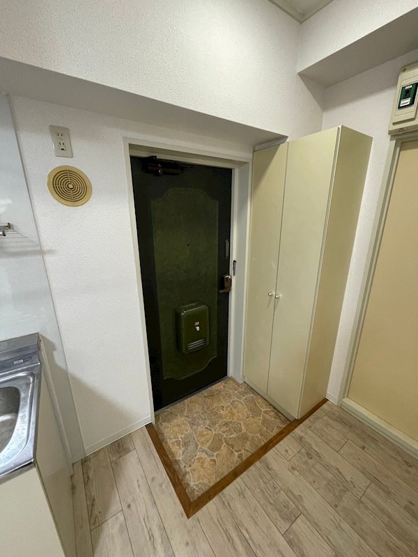 第五サンキビル 玄関