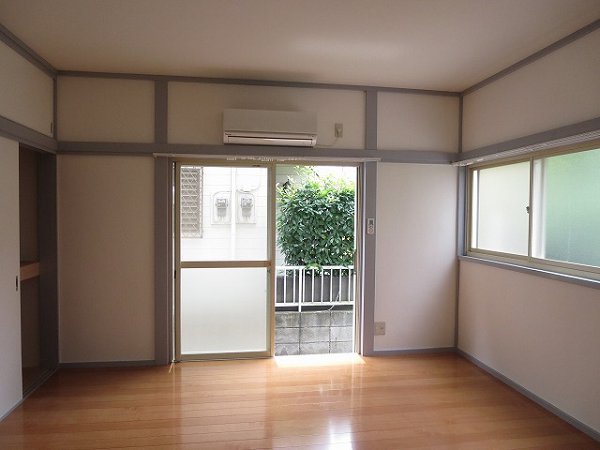 第２岩田ハイツ リビング