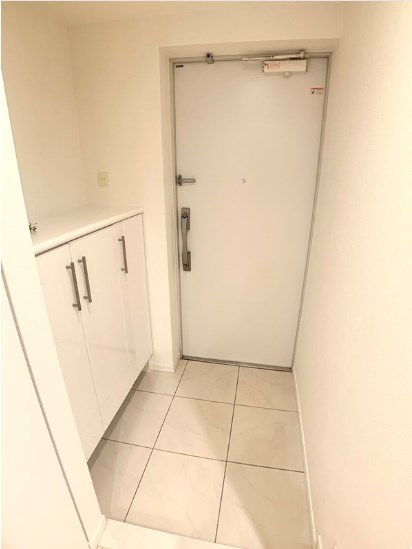 クロスレジデンス東十条  玄関