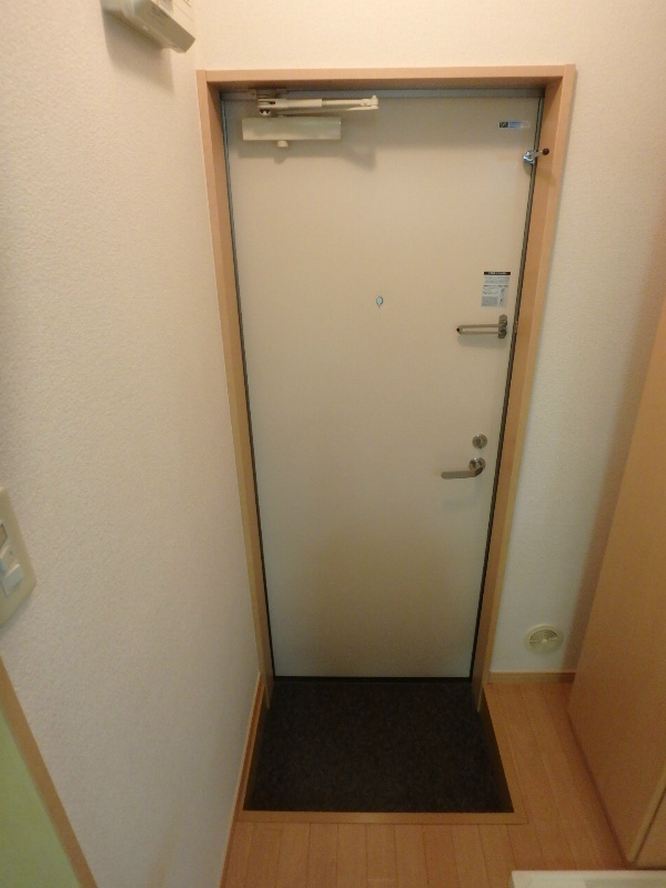 アビターレ中央１ 玄関