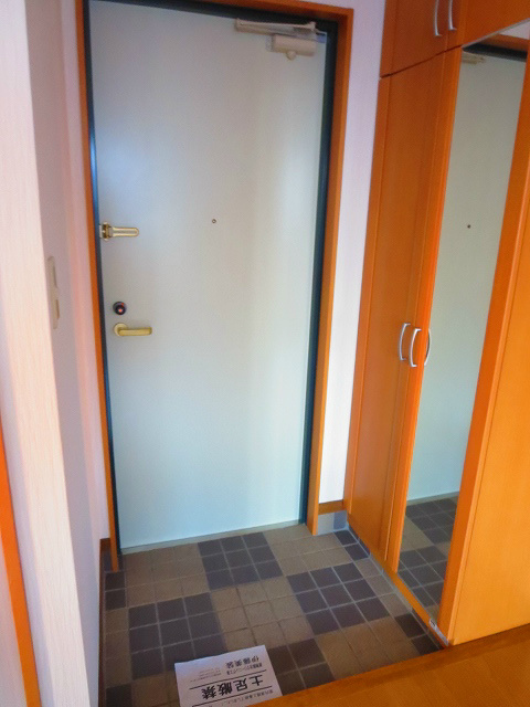 フィールドフラット 玄関