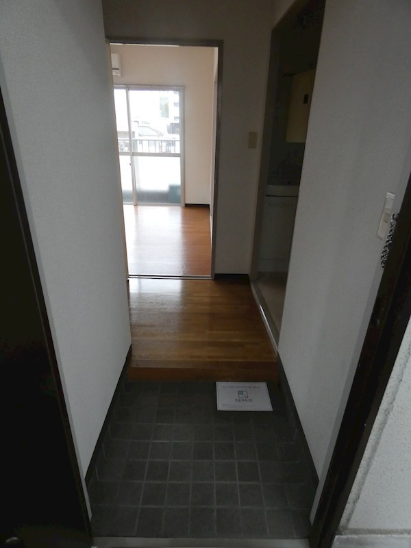 ジュネスラヤマ 玄関