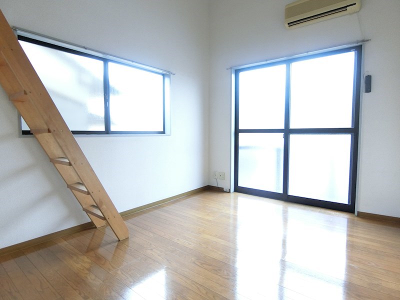 モンリヨン  ベッドルーム