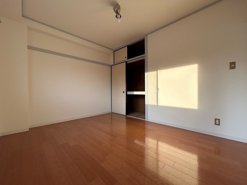 ジュネスラヤマ ベッドルーム