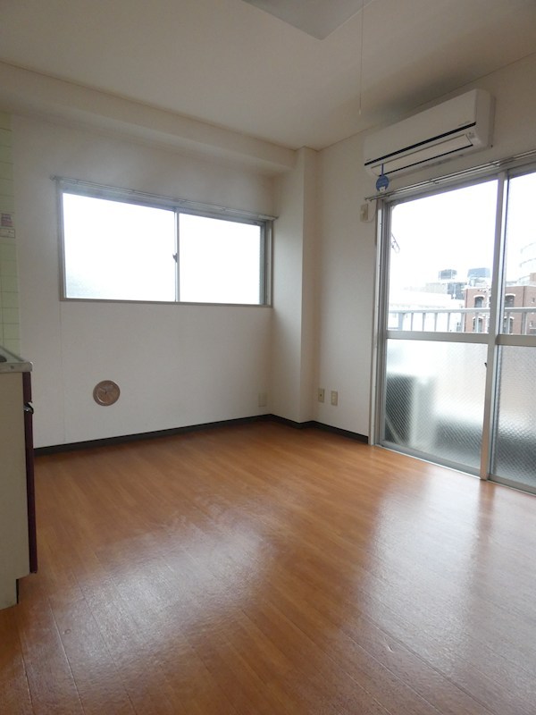 ジュネスラヤマ リビング