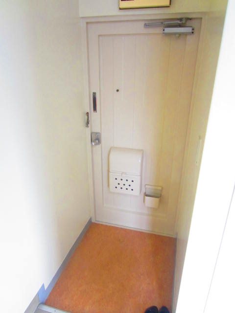 東光ホームズ 玄関