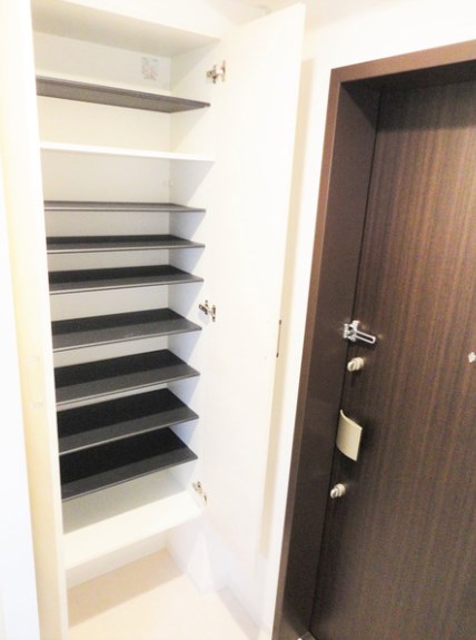 Alviness Kei    玄関