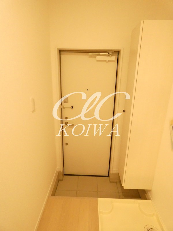 シャイネクス高砂 玄関