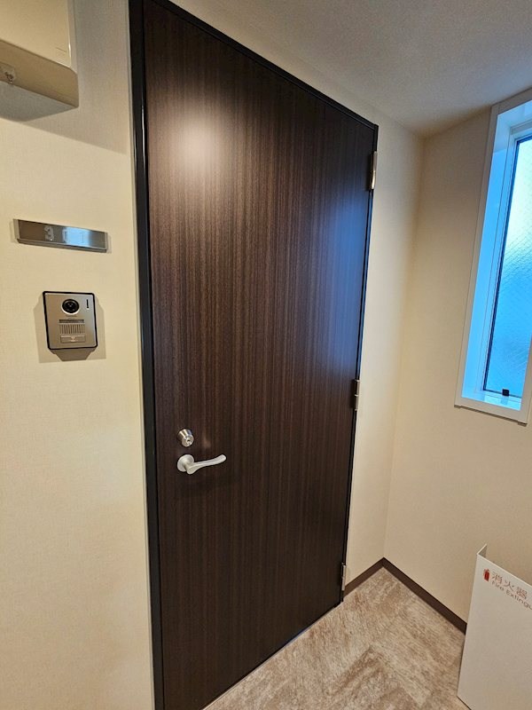 メゾン新和 玄関