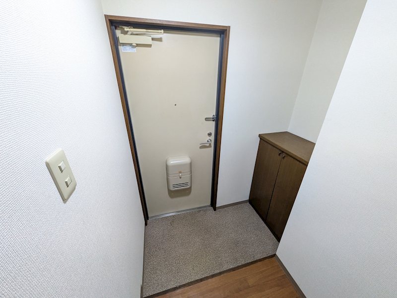 クレセントマンション 玄関