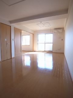 イーストエクラン ベッドルーム