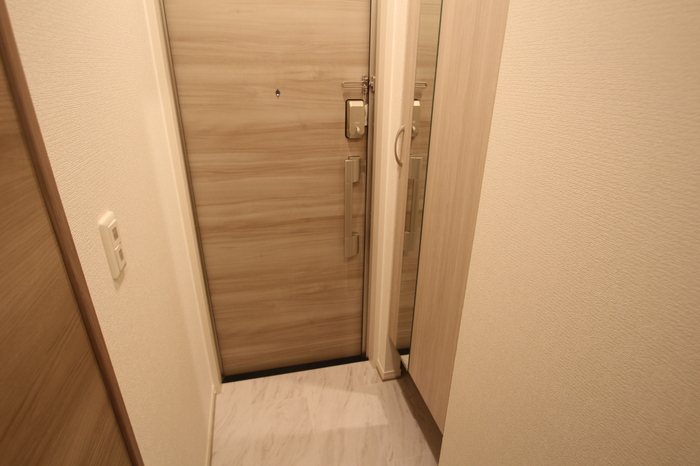 ウィンドテラス千住緑町 玄関