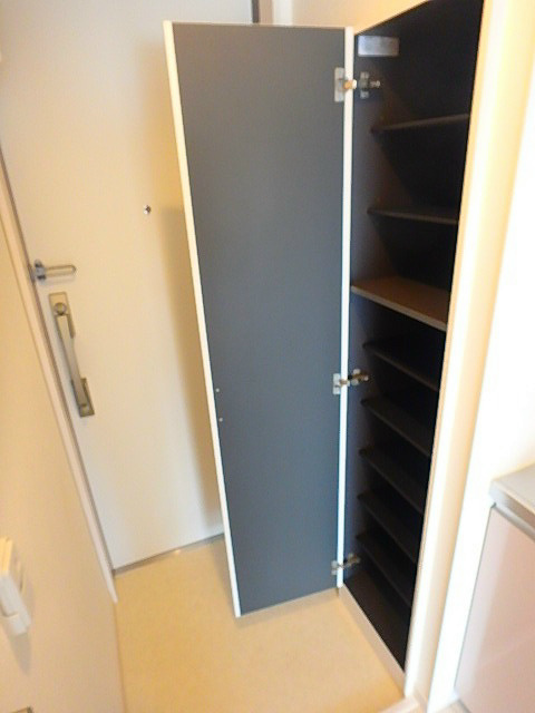 リブリ・MIMU  玄関