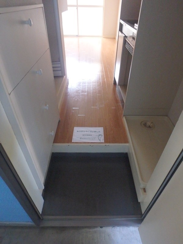 レクス８４ 玄関