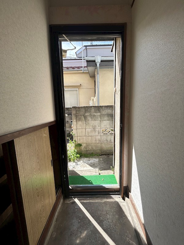 上一色3丁目戸建 玄関