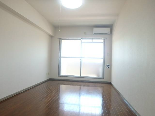 ユリーカ ベッドルーム