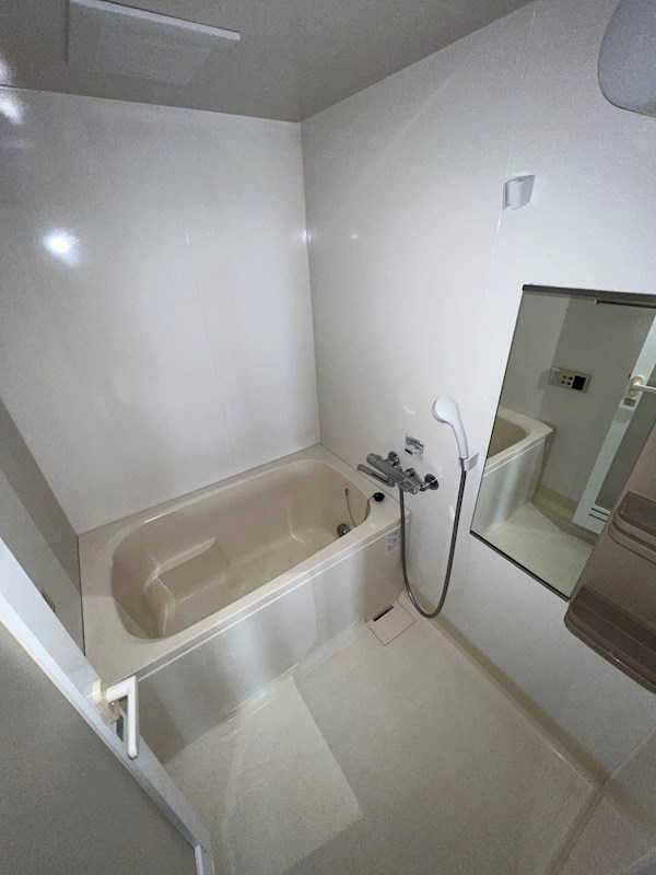 ランドスケイプアーバンストリート   風呂画像