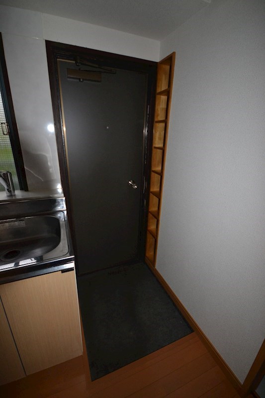 ウオチマンション 玄関