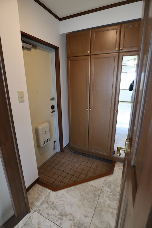 グランシャリオ   玄関