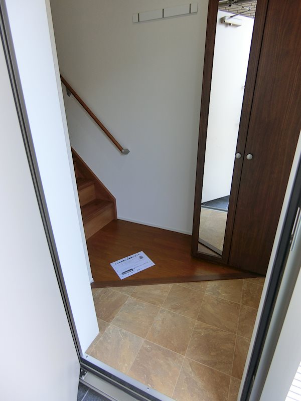 フィカーサ 玄関