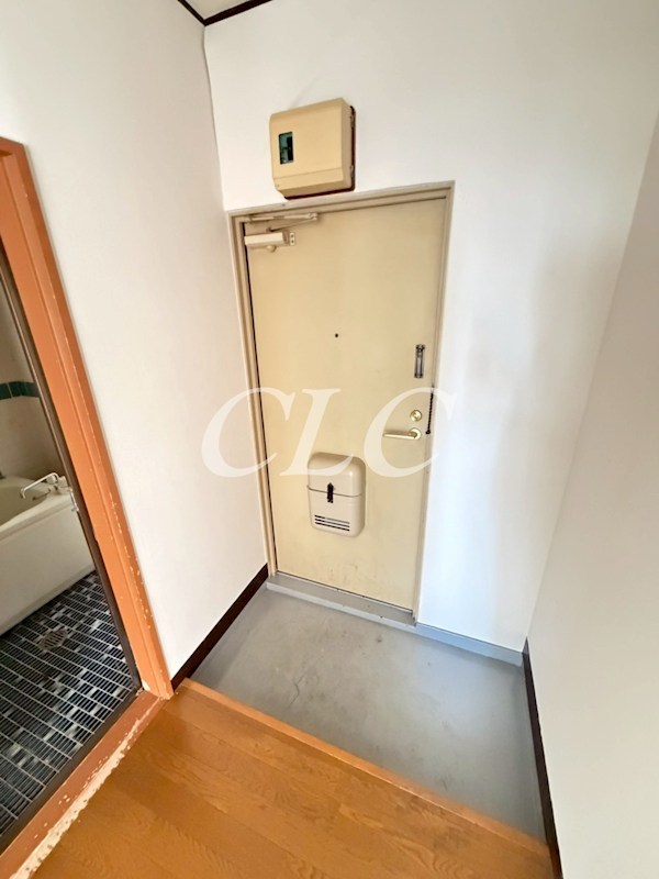 コーポウエダ 玄関