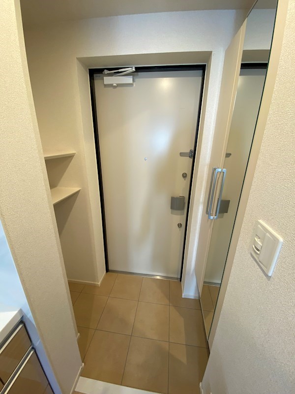 ラティエラ王子飛鳥山 玄関