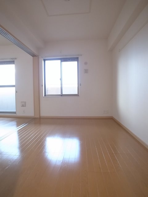 プラティーク六町 ベッドルーム