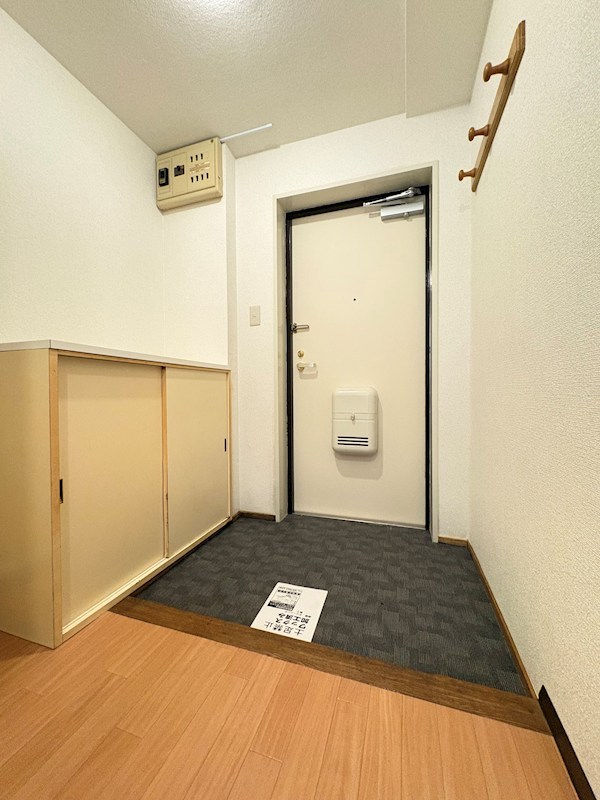 ロイヤルハイム・KEN 玄関