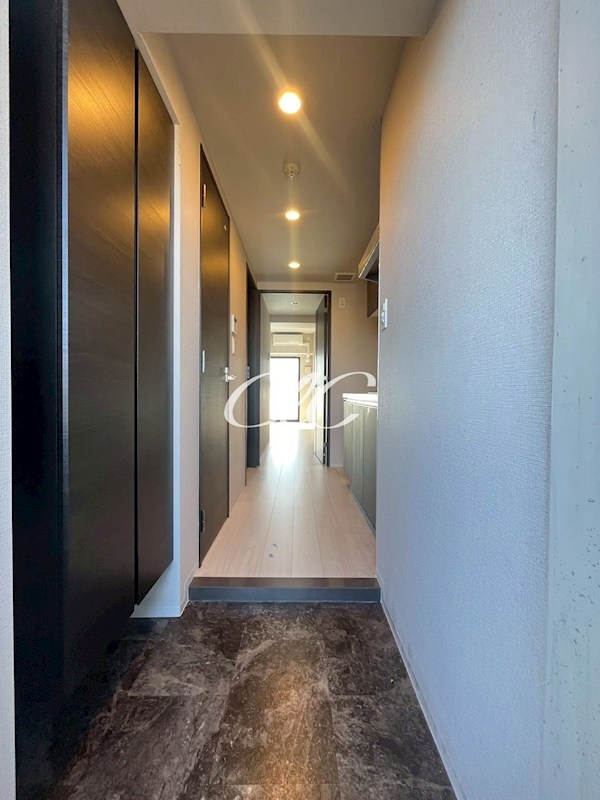 ガーネットロワ 玄関