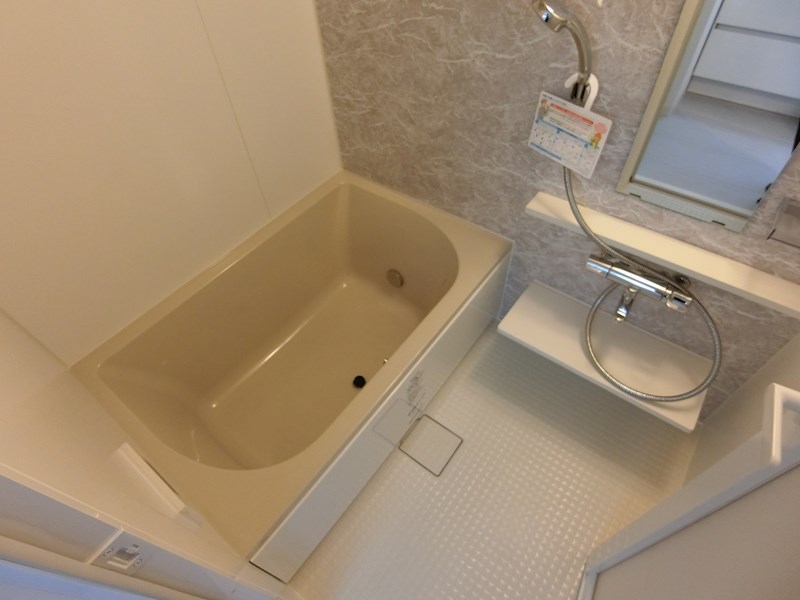 ホワイル椿 風呂画像