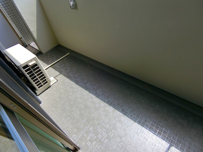 ホワイル椿 ベランダ