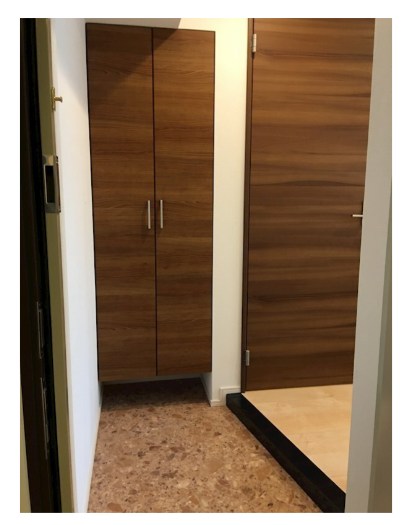 ル・プラターヌ 玄関