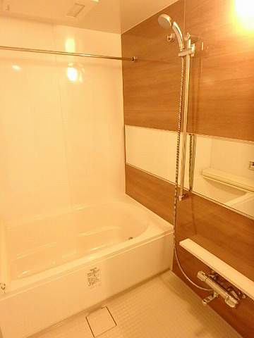 HIGASHIKOMATSUGAWA　APARTMENT 風呂画像