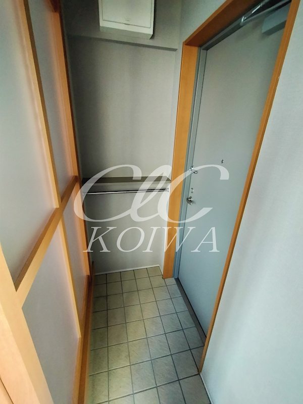 アウンザスイ 玄関