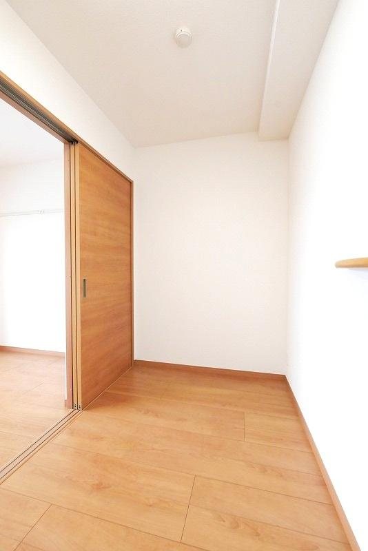 ペアパレス六町1号館 ベッドルーム