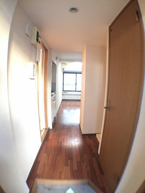 スウィートヴィレッジ三ノ輪 玄関