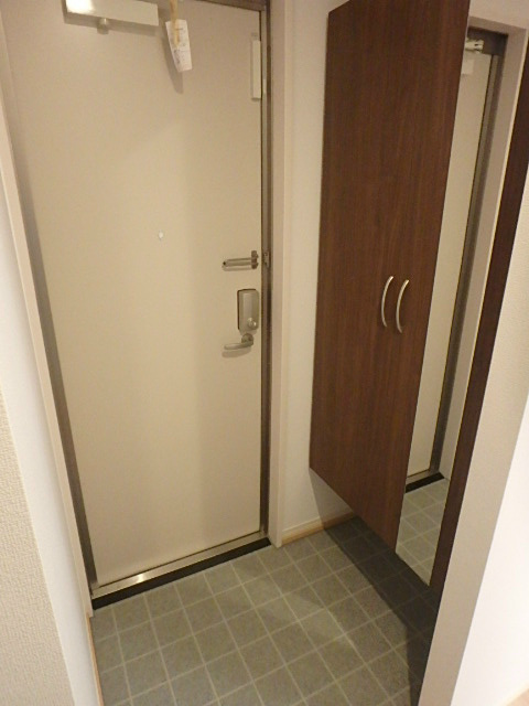 フォレストヤマザキ      玄関