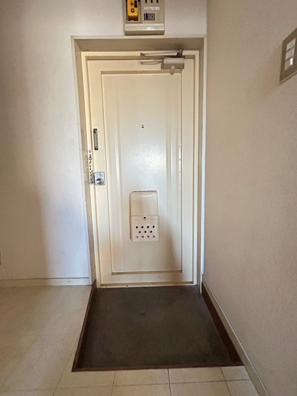 岩井マンション 玄関