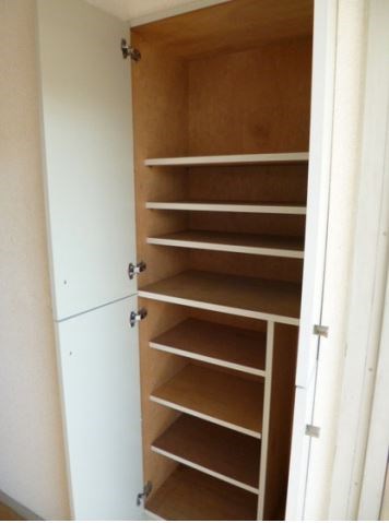 エレガンス綾瀬4 玄関