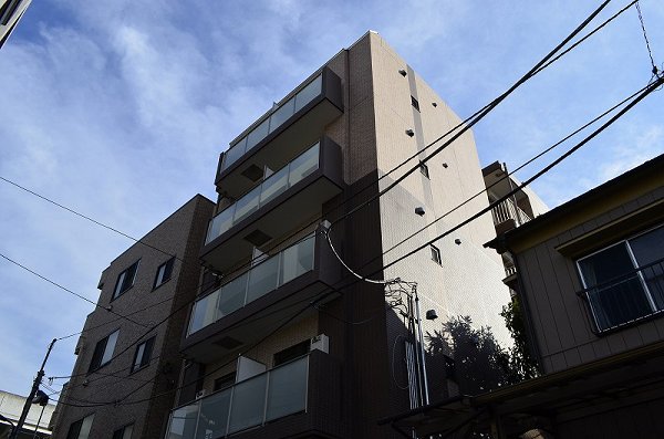 Ｎ・ＴＲＵＳＴ　Ⅵ 外観