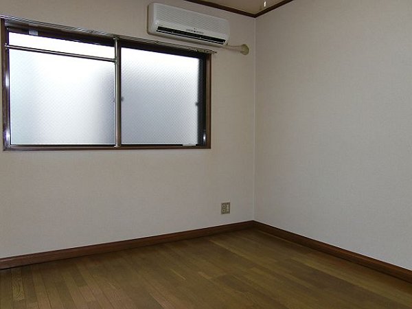 ステップハウスⅡ リビング