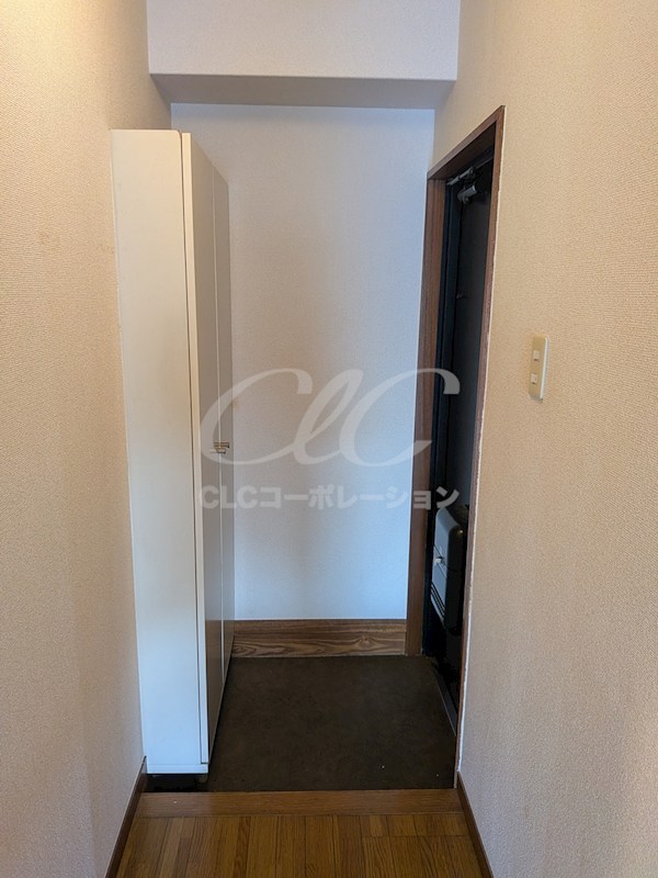 小西ビル 玄関