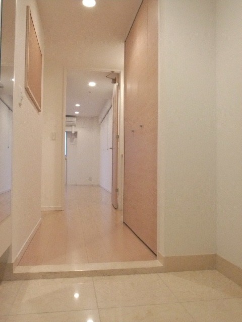 ロイヤルパークスタワー南千住 玄関